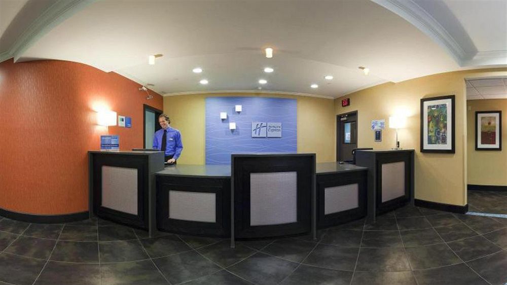 Holiday Inn Express Hotel & Suites North Kansas City By Ihg Zewnętrze zdjęcie