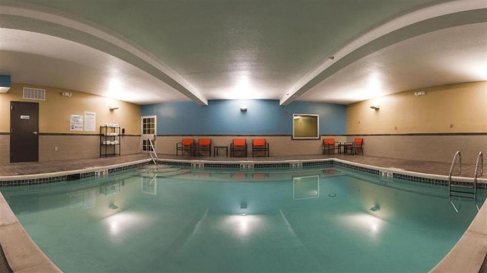 Holiday Inn Express Hotel & Suites North Kansas City By Ihg Zewnętrze zdjęcie