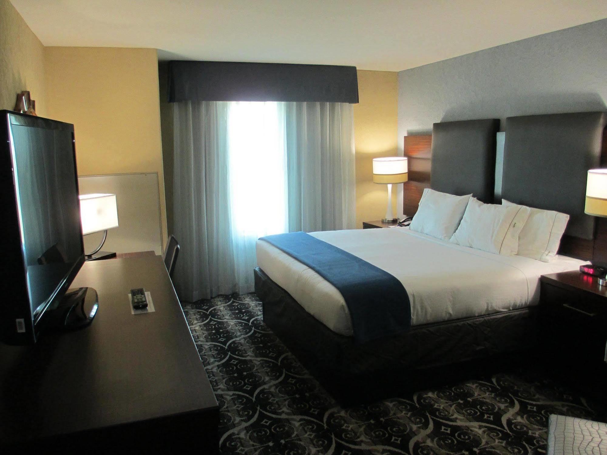 Holiday Inn Express Hotel & Suites North Kansas City By Ihg Zewnętrze zdjęcie