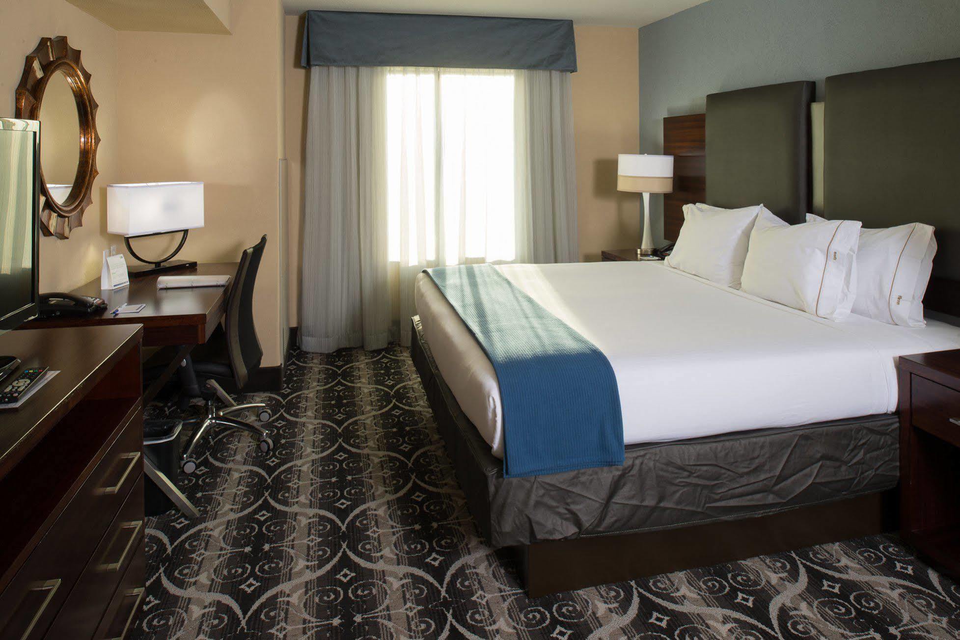 Holiday Inn Express Hotel & Suites North Kansas City By Ihg Zewnętrze zdjęcie