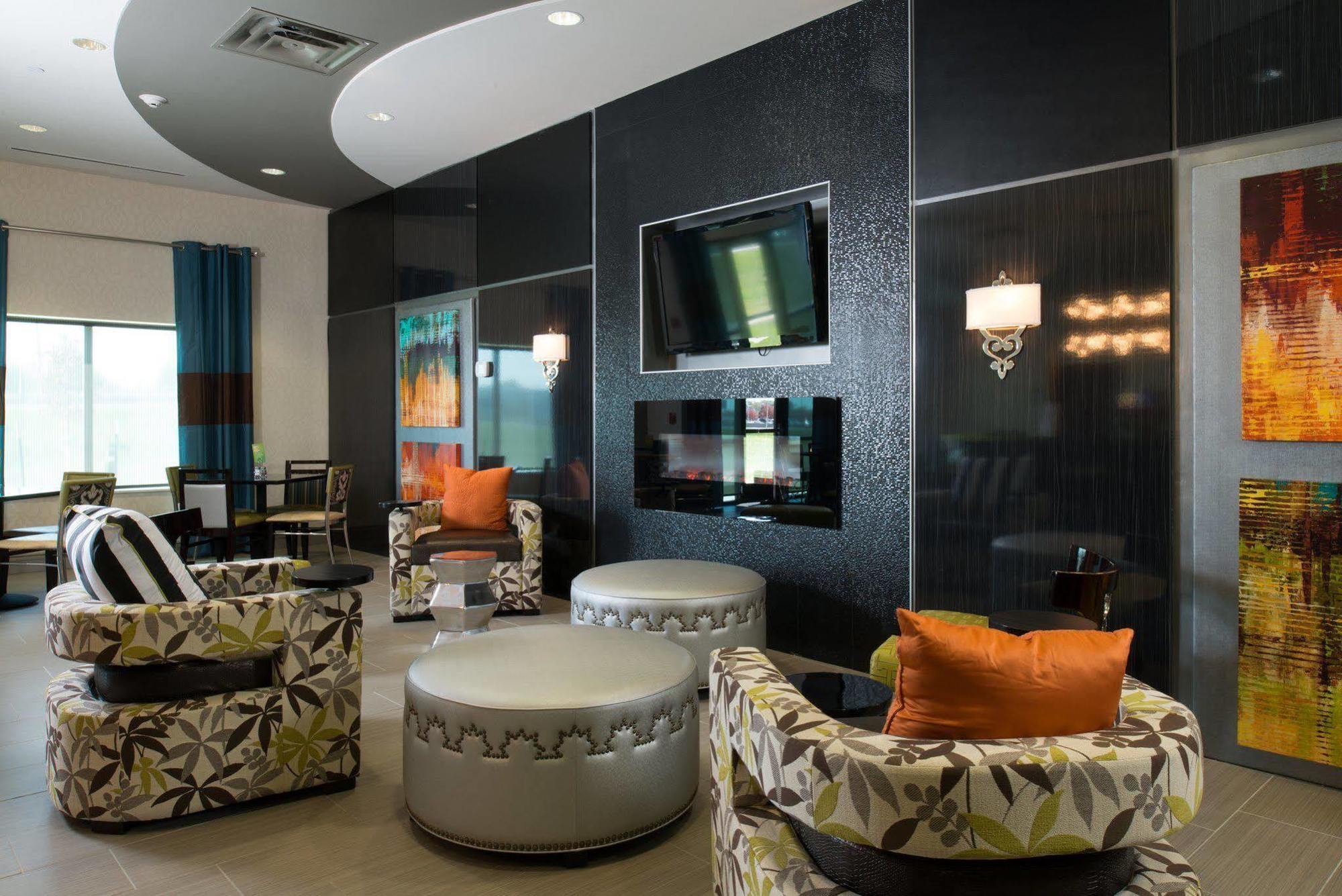 Holiday Inn Express Hotel & Suites North Kansas City By Ihg Zewnętrze zdjęcie