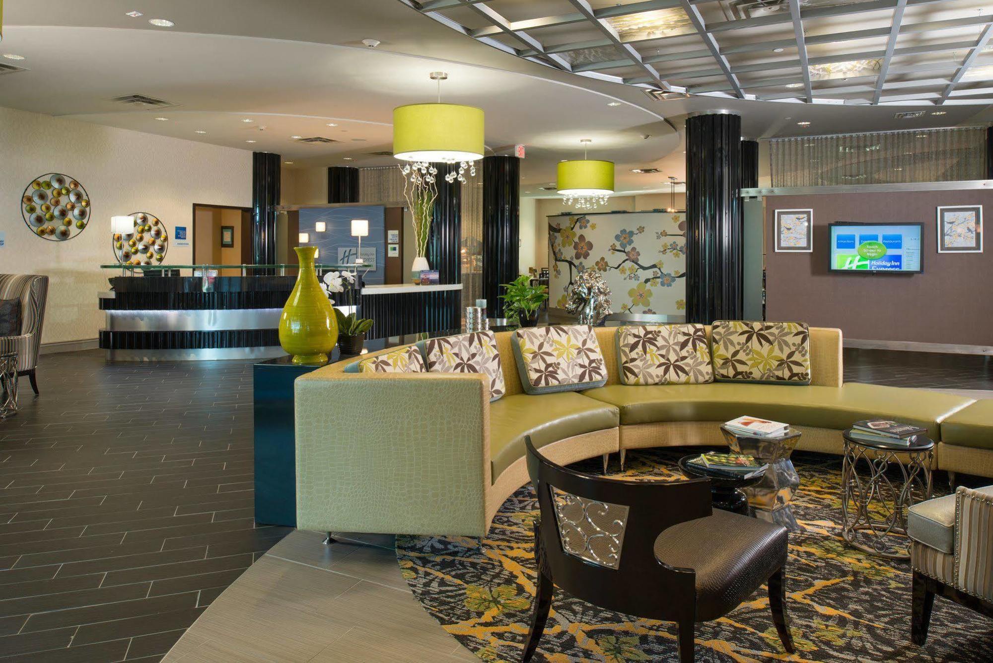 Holiday Inn Express Hotel & Suites North Kansas City By Ihg Zewnętrze zdjęcie