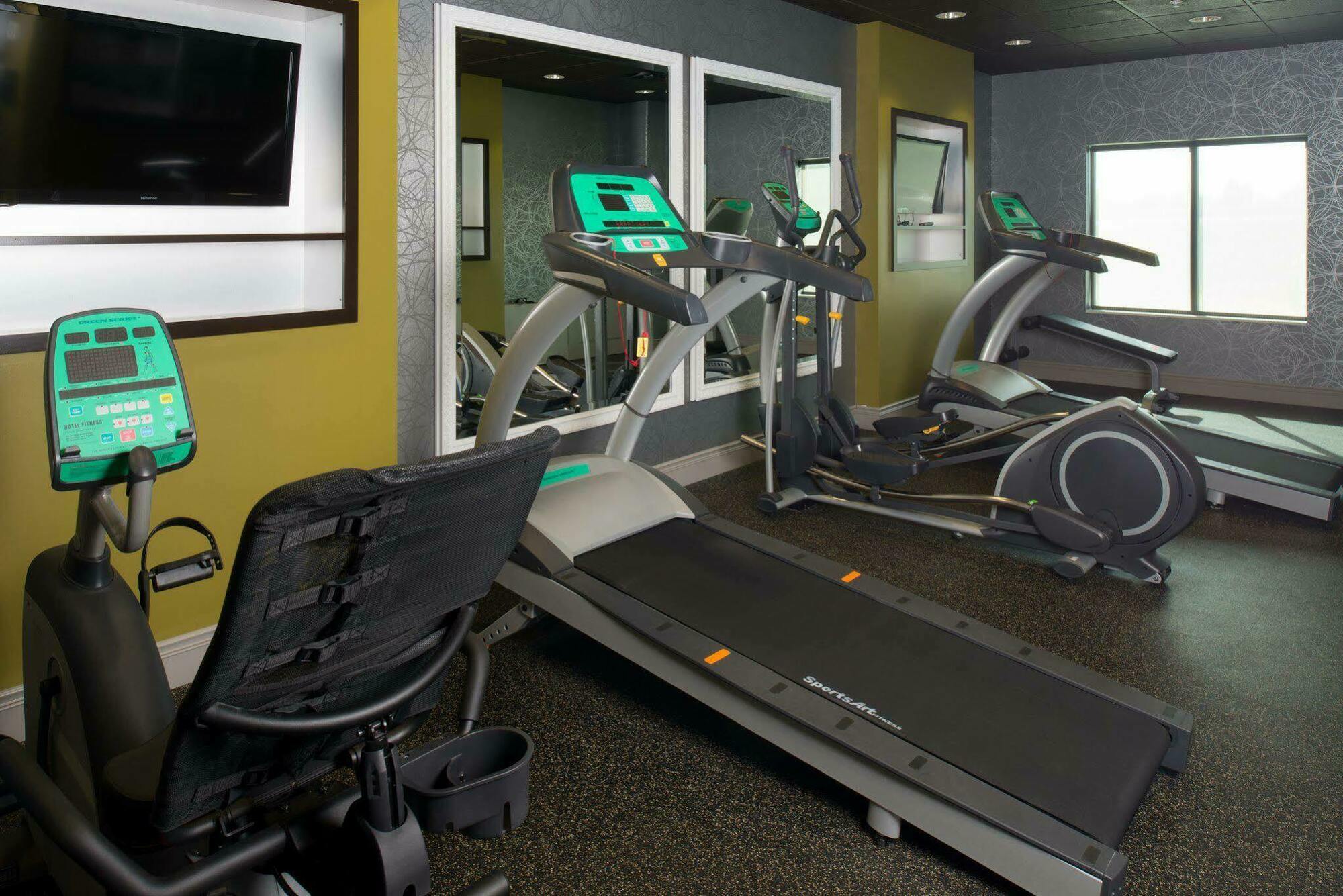 Holiday Inn Express Hotel & Suites North Kansas City By Ihg Zewnętrze zdjęcie