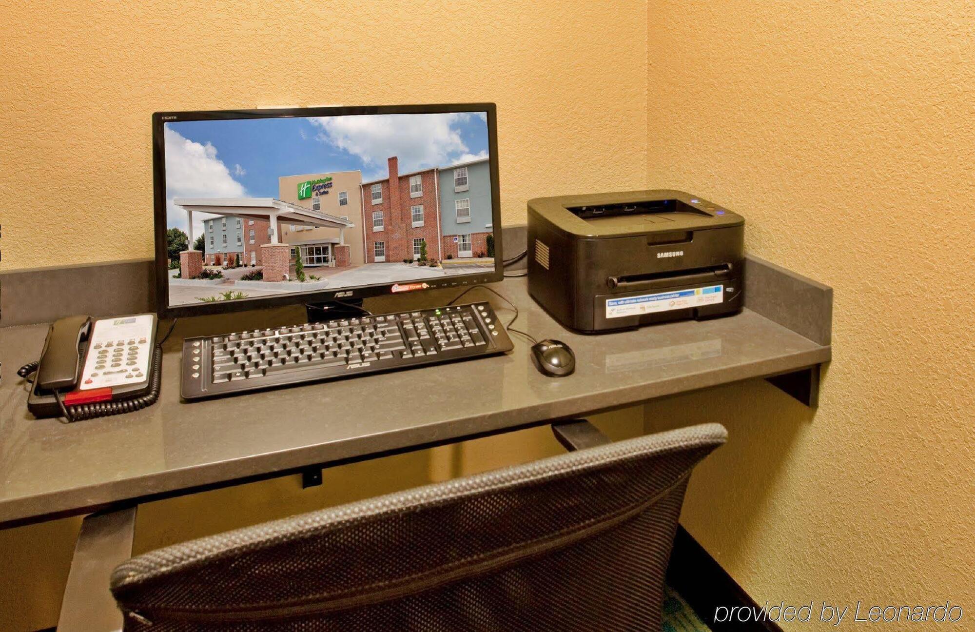 Holiday Inn Express Hotel & Suites North Kansas City By Ihg Zewnętrze zdjęcie