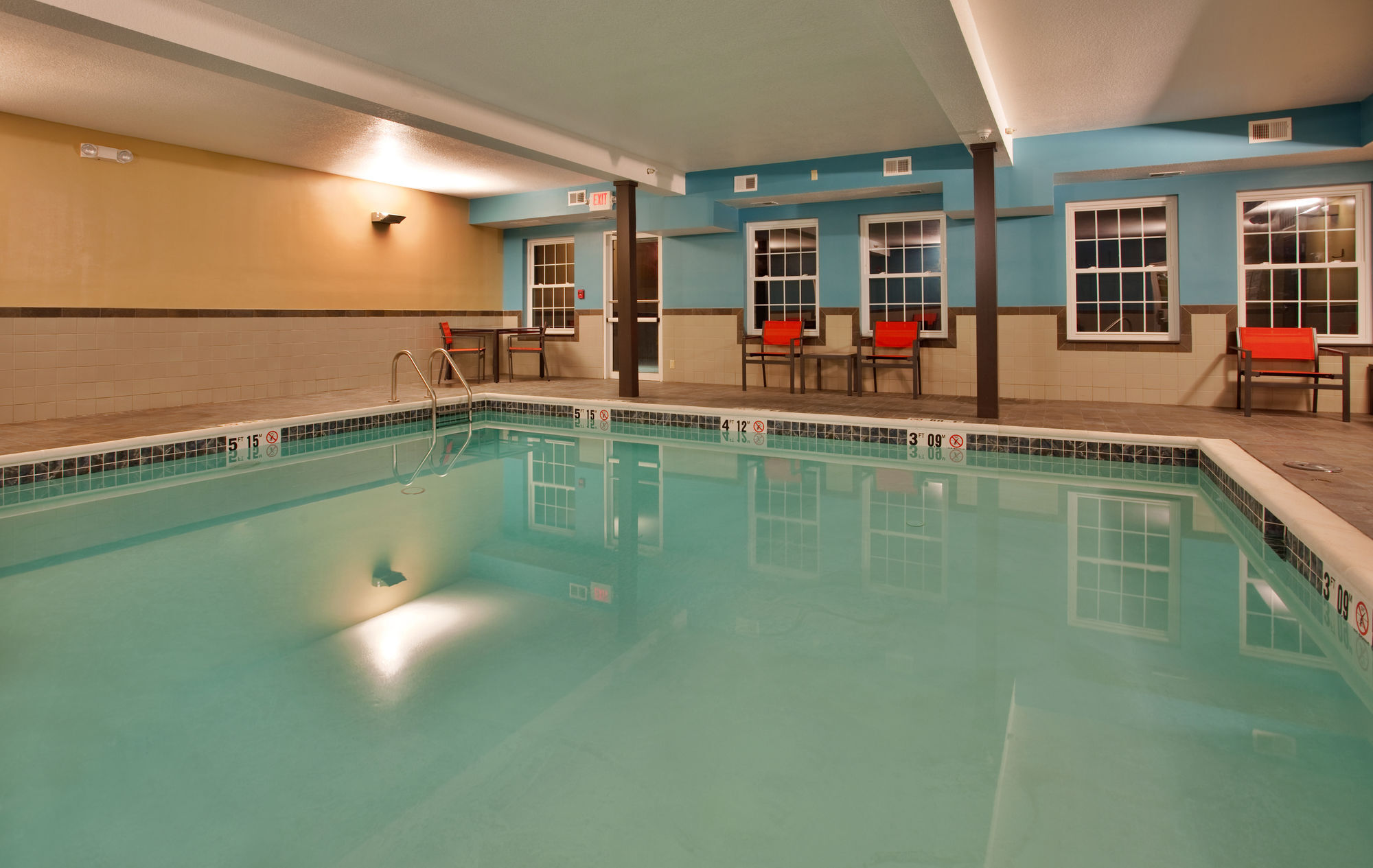 Holiday Inn Express Hotel & Suites North Kansas City By Ihg Zewnętrze zdjęcie
