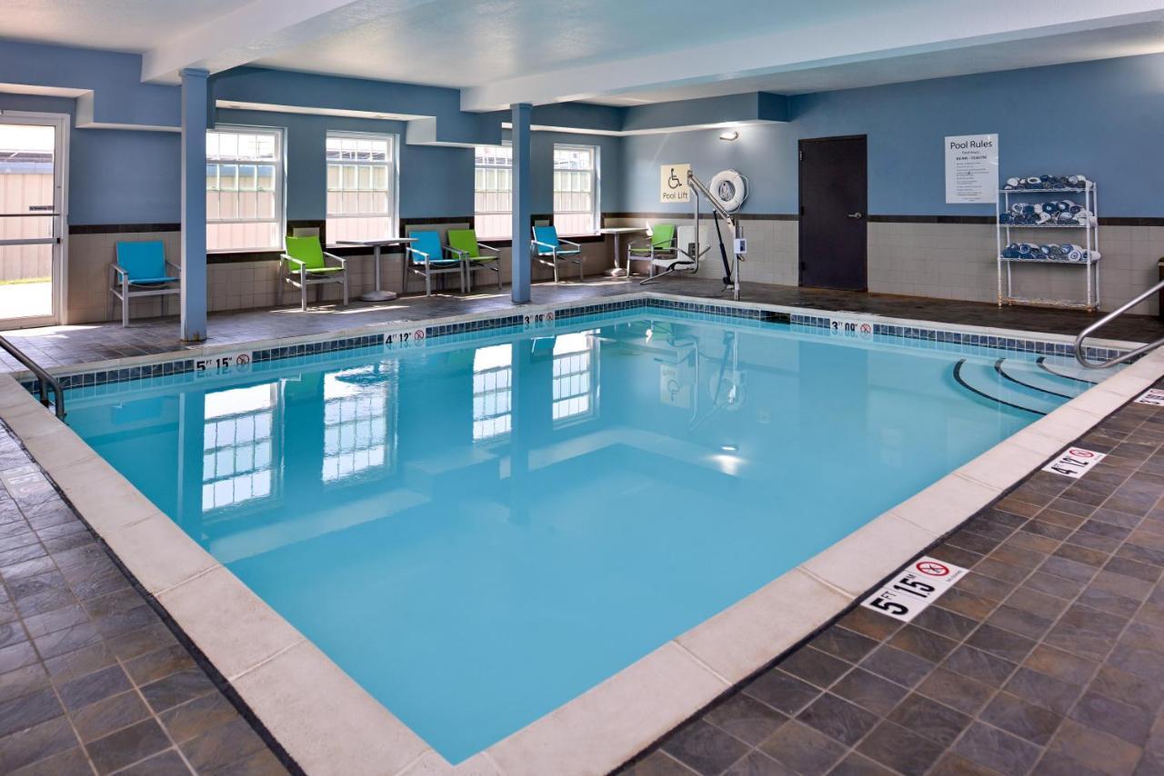 Holiday Inn Express Hotel & Suites North Kansas City By Ihg Zewnętrze zdjęcie