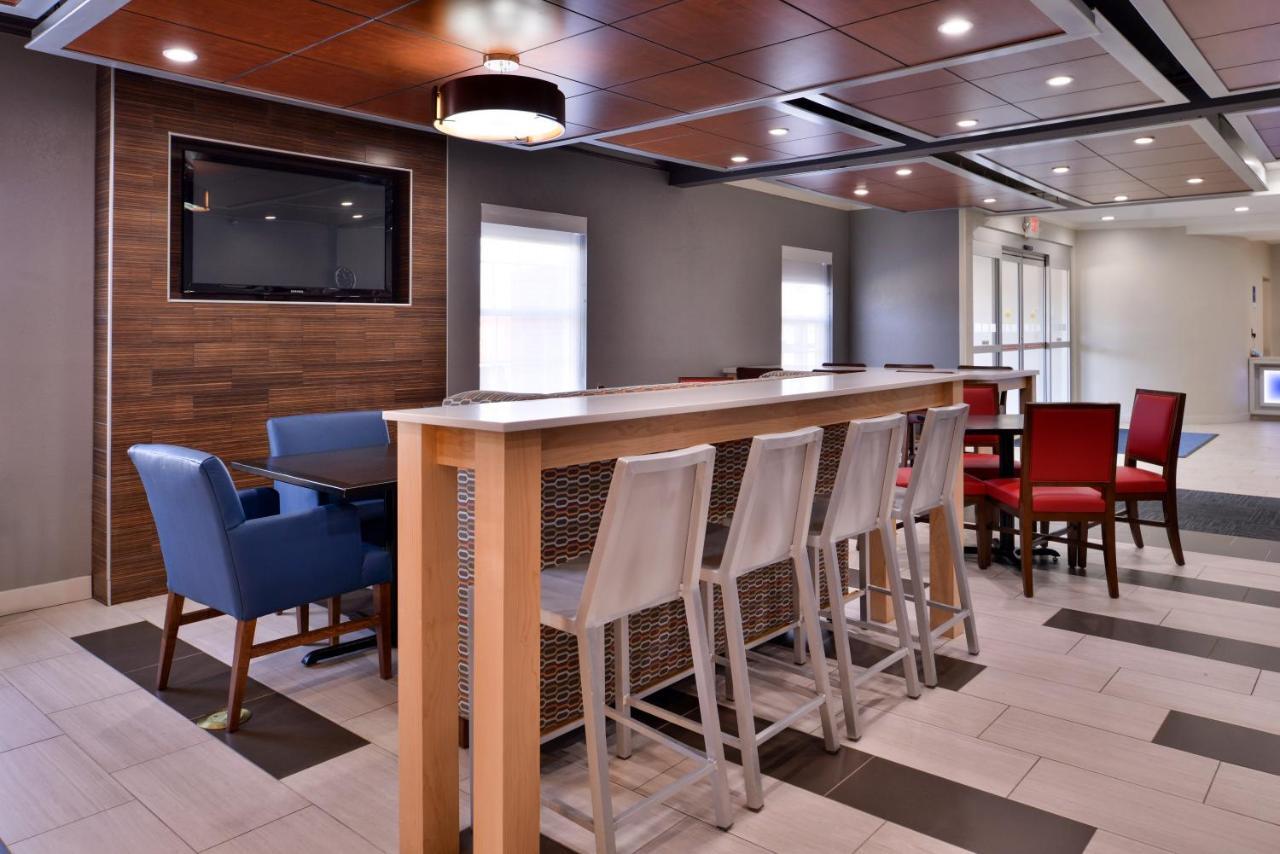 Holiday Inn Express Hotel & Suites North Kansas City By Ihg Zewnętrze zdjęcie