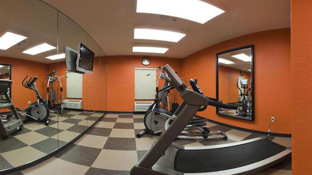 Holiday Inn Express Hotel & Suites North Kansas City By Ihg Zewnętrze zdjęcie