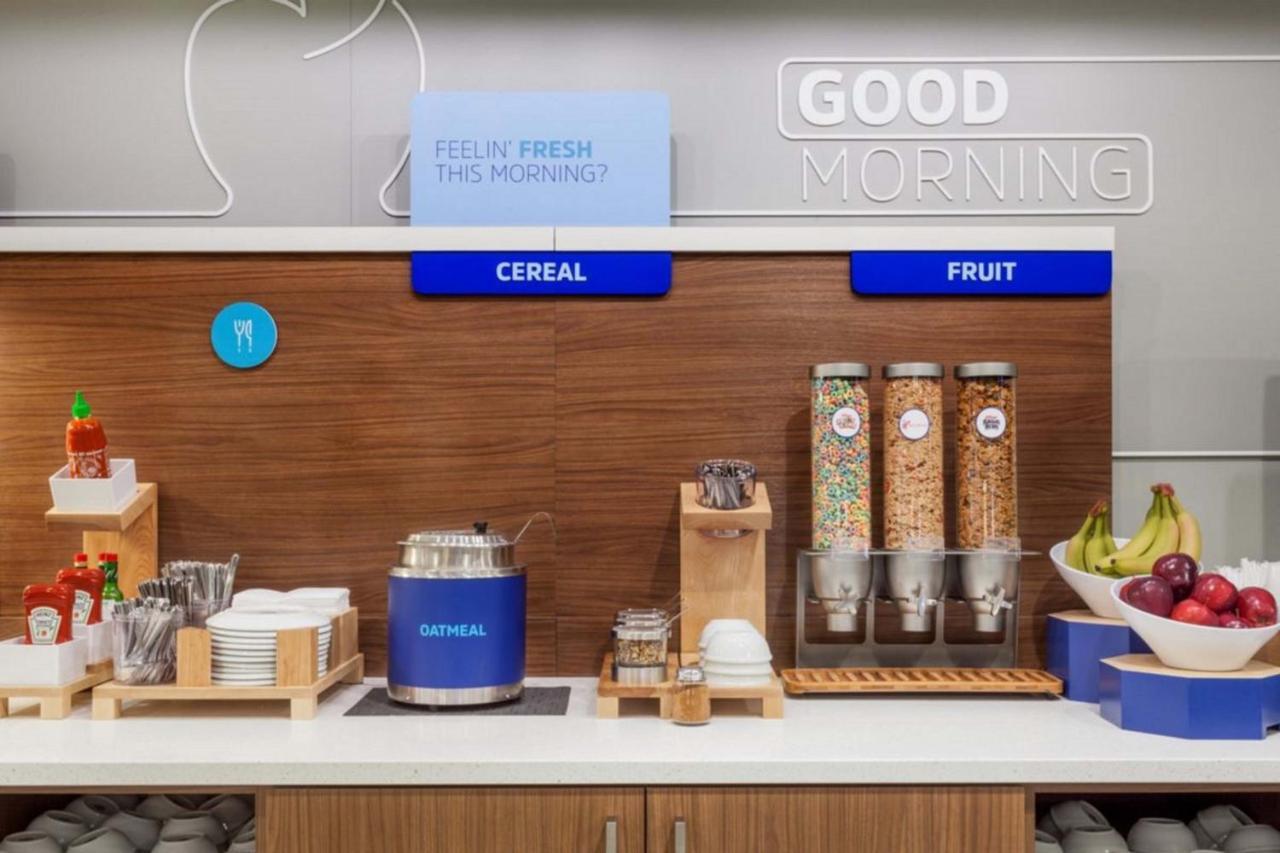 Holiday Inn Express Hotel & Suites North Kansas City By Ihg Zewnętrze zdjęcie