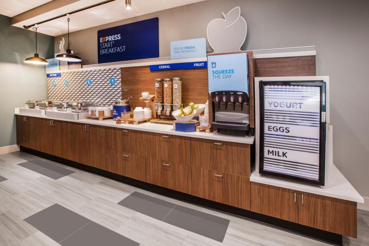 Holiday Inn Express Hotel & Suites North Kansas City By Ihg Zewnętrze zdjęcie
